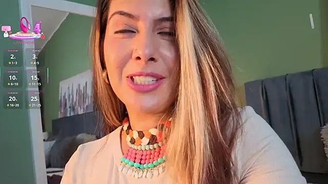 Snapshot of scarlett_moore chatting on May 28, 6:38 pm scarlett moore online show from May 28, 6:38 pm
