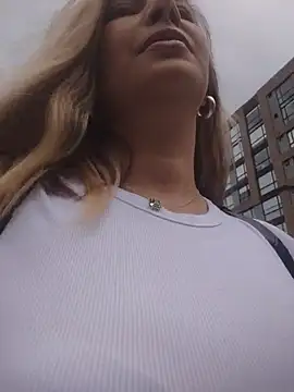 Snapshot of scarlett_moore chatting on June 8, 4:18 pm scarlett moore online show from June 8, 4:18 pm