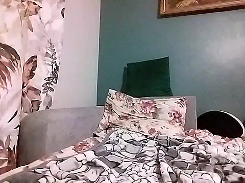 OwlosionyMisiek1991 online show from October 19, 4:35 am