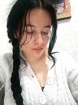 EmilySwaan online show from December 2, 2:31 am