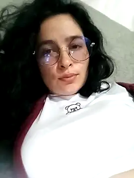 EmilySwaan online show from January 9, 2:43 am