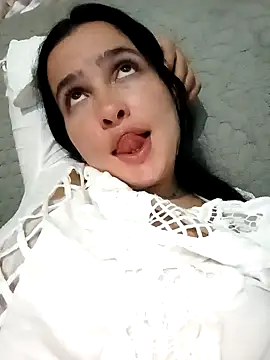 EmilySwaan online show from January 15, 3:11 am
