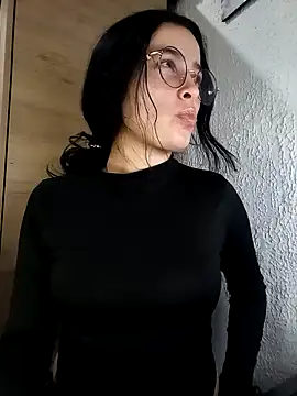 EmilySwaan online show from January 23, 3:48 am