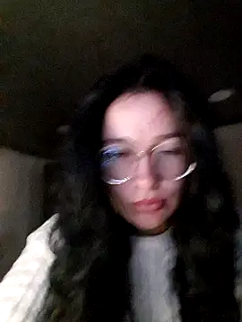 EmilySwaan online show from March 8, 5:28 am