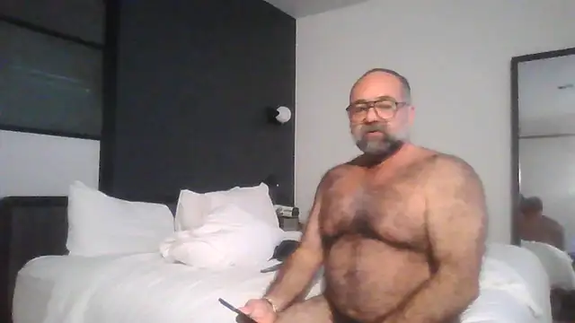 Snapshot of chainjulious chatting on May 15, 1:01 am chainjulious online show from May 15, 1:01 am