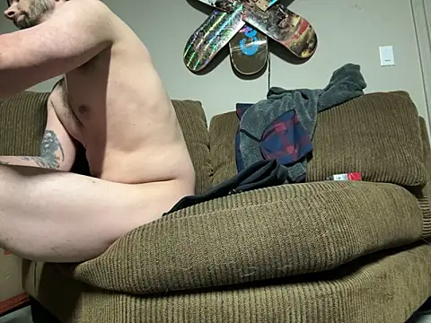 Snapshot of Intokink06 chatting on February 18, 5:53 am Intokink06 online show from February 18, 5:53 am