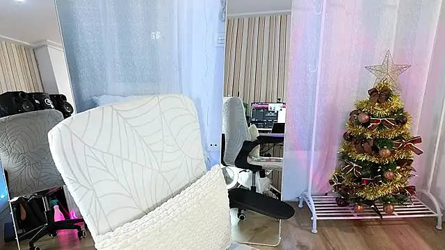 Snapshot of Tawny_cox chatting on December 4, 9:18 am Tawny cox online show from December 4, 9:18 am