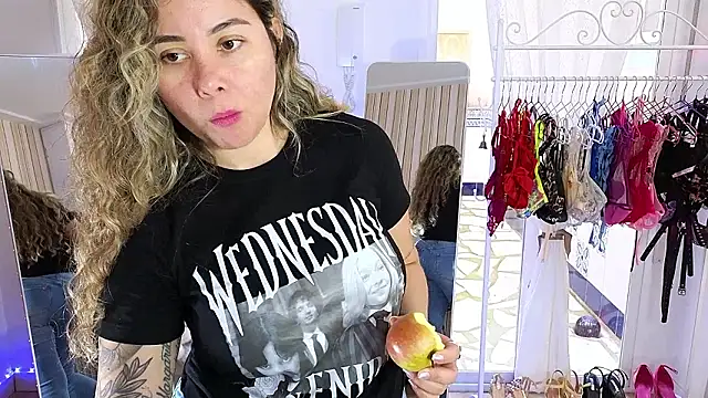 Tawny cox online show from March 17, 9:12 am