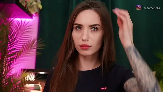 Snapshot of BabyYoda- chatting on November 20, 1:06 am BabyYoda- online show from November 20, 1:06 am