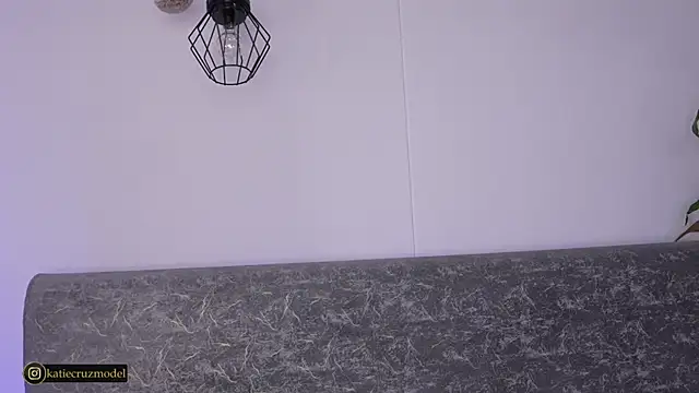 katie cruz online show from December 20, 10:33 am