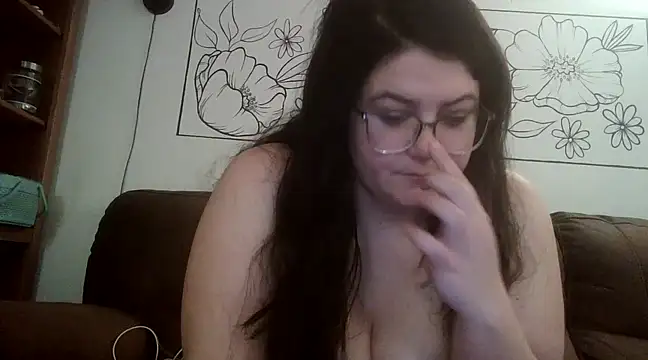 Snapshot of creativescholar1992 chatting on March 16, 10:20 pm creativescholar1992 online show from March 16, 10:20 pm