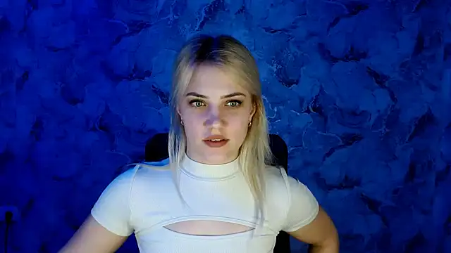 Snapshot of nika_gold1 chatting on December 14, 5:36 pm nika gold1 online show from December 14, 5:36 pm