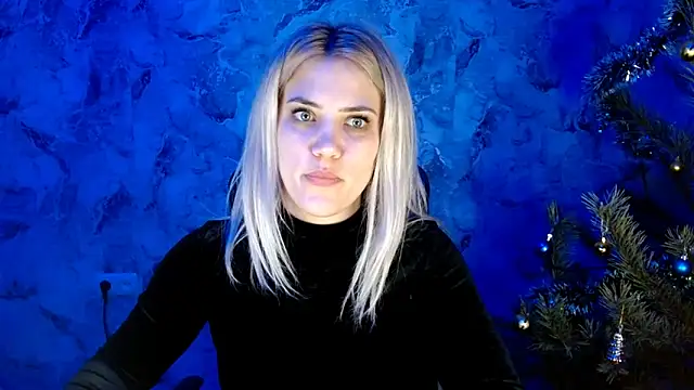 Snapshot of nika_gold1 chatting on January 14, 7:21 pm nika gold1 online show from January 14, 7:21 pm