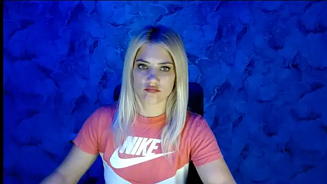 Snapshot of nika_gold1 chatting on September 9, 4:17 pm nika gold1 online show from September 9, 4:17 pm