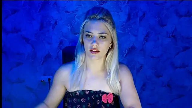 Snapshot of nika_gold1 chatting on September 10, 10:37 am nika gold1 online show from September 10, 10:37 am