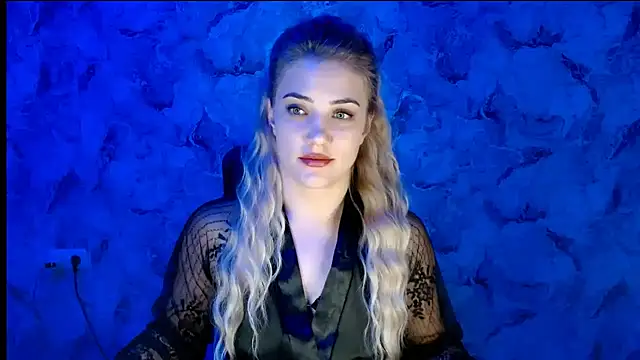 Snapshot of nika_gold1 chatting on October 24, 6:15 pm nika gold1 online show from October 24, 6:15 pm