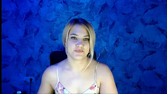 Snapshot of nika_gold1 chatting on January 13, 8:25 pm nika gold1 online show from January 13, 8:25 pm