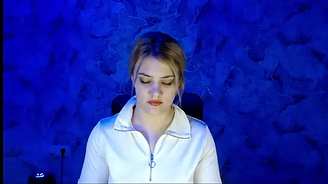 Snapshot of nika_gold1 chatting on January 14, 4:01 pm nika gold1 online show from January 14, 4:01 pm