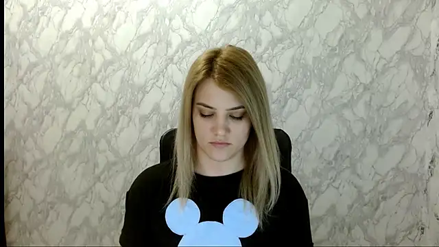 Snapshot of nika_gold1 chatting on February 10, 5:06 pm nika gold1 online show from February 10, 5:06 pm