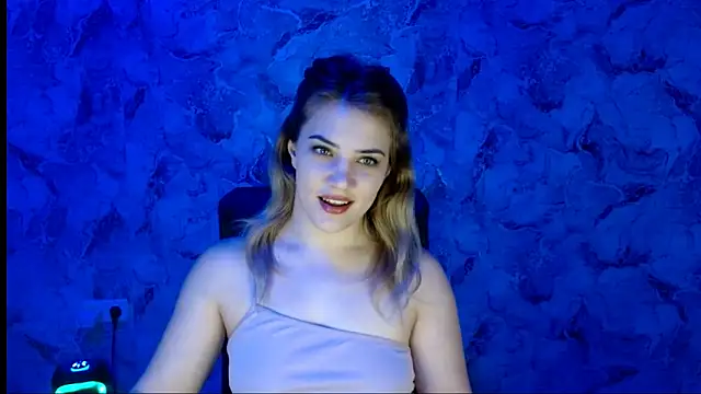 Snapshot of nika_gold1 chatting on February 24, 6:50 pm nika gold1 online show from February 24, 6:50 pm