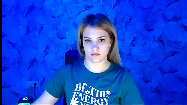 Snapshot of nika_gold1 chatting on February 25, 2:05 pm nika gold1 online show from February 25, 2:05 pm