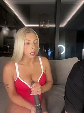 SexOnMyLvL online show from May 5, 8:17 pm