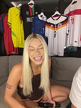 SexOnMyLvL online show from June 18, 8:35 pm
