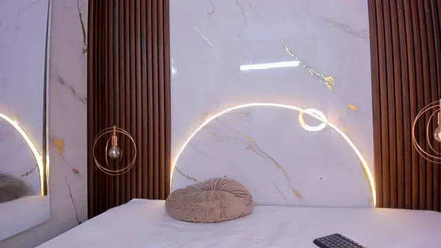 Snapshot of danisaenz_ chatting on January 23, 8:56 pm danisaenz online show from January 23, 8:56 pm