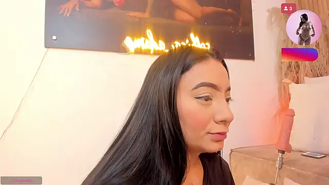 Snapshot of sofhiaa_adaams chatting on May 3, 6:58 pm sofhiaa adaams online show from May 3, 6:58 pm