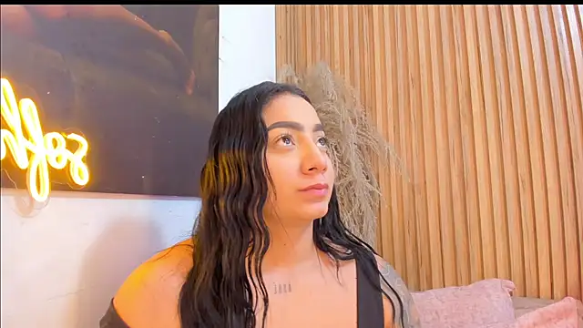 Snapshot of sofhiaa_adaams chatting on June 4, 11:22 pm sofhiaa adaams online show from June 4, 11:22 pm