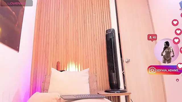Snapshot of sofhiaa_adaams chatting on July 25, 10:40 pm sofhiaa adaams online show from July 25, 10:40 pm