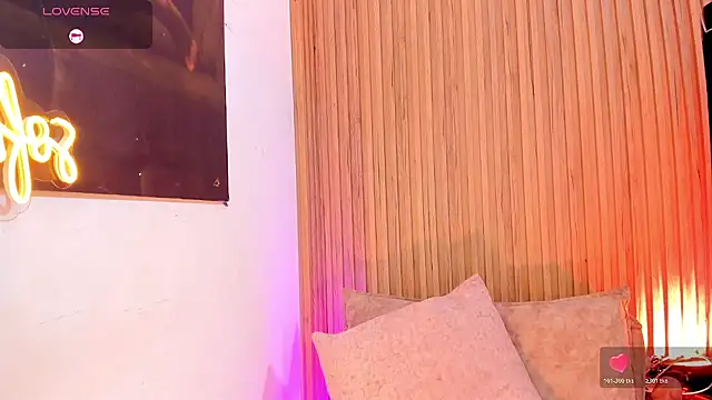 Snapshot of sofhiaa_adaams chatting on July 29, 10:52 pm sofhiaa adaams online show from July 29, 10:52 pm