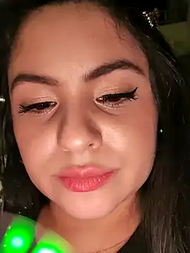 Snapshot of Lia_Hurley chatting on January 1, 7:41 am Lia Hurley online show from January 1, 7:41 am