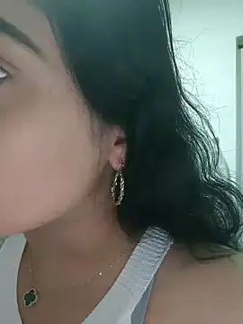 Snapshot of Lia_Hurley chatting on February 4, 12:44 pm Lia Hurley online show from February 4, 12:44 pm