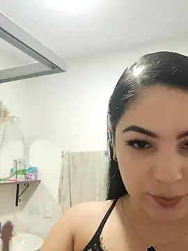 Snapshot of Lia_Hurley chatting on December 14, 4:23 pm Lia Hurley online show from December 14, 4:23 pm