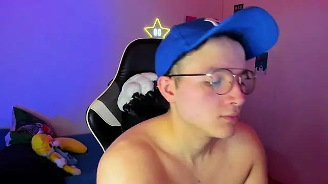Snapshot of AustinSummerr chatting on January 21, 1:22 pm AustinSummerr online show from January 21, 1:22 pm