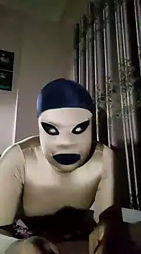 Snapshot of zentaishow chatting on December 4, 1:09 pm zentaishow online show from December 4, 1:09 pm