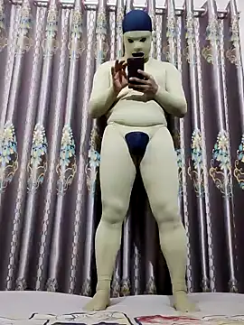 Snapshot of zentaishow chatting on February 16, 12:10 pm zentaishow online show from February 16, 12:10 pm