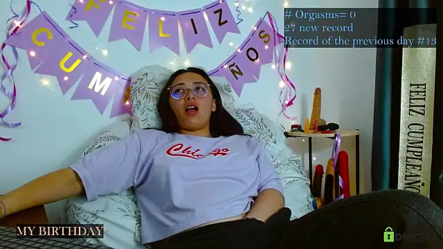 Hot Candy  online show from November 29, 11:08 pm