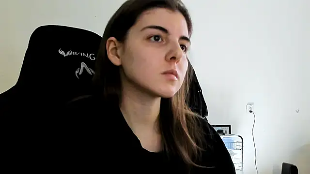 emmamurrr online show from February 4, 2:34 pm