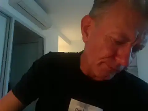 Snapshot of butseriouslykahnt chatting on December 9, 7:17 am butseriouslykahnt online show from December 9, 7:17 am