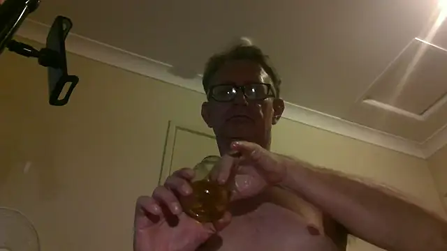 Snapshot of butseriouslykahnt chatting on January 18, 5:37 pm butseriouslykahnt online show from January 18, 5:37 pm