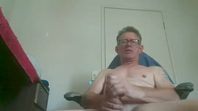 Snapshot of butseriouslykahnt chatting on January 22, 12:48 am butseriouslykahnt online show from January 22, 12:48 am