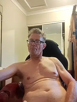 Snapshot of butseriouslykahnt chatting on February 21, 7:54 pm butseriouslykahnt online show from February 21, 7:54 pm