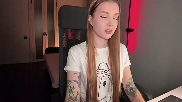 Midnight Mi online show from October 19, 3:34 pm