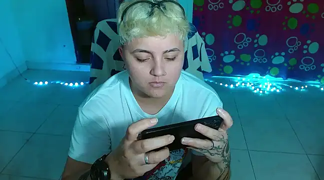 isabeautyx19 online show from December 15, 1:13 am