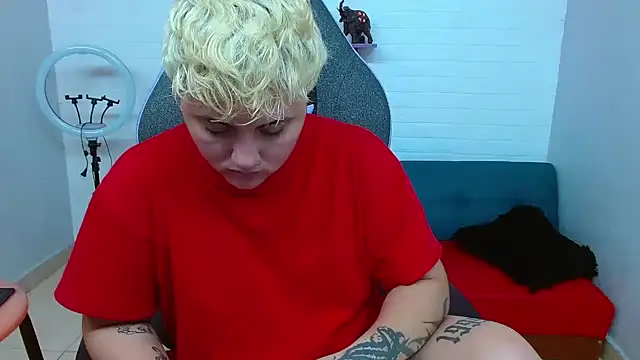 isabeautyx19 online show from December 29, 7:22 pm