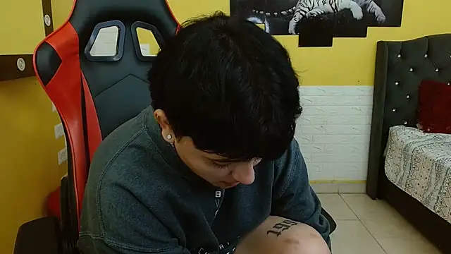 Snapshot of isabeautyx19 chatting on November 26, 7:53 am isabeautyx19 online show from November 26, 7:53 am