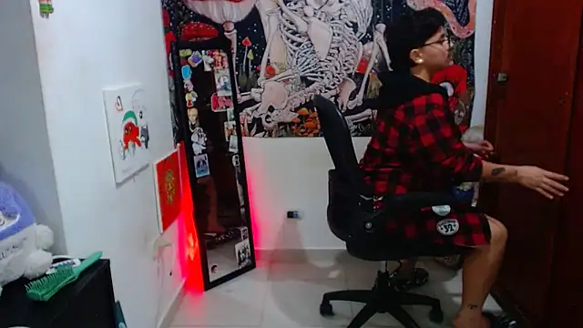 Snapshot of isabeautyx19 chatting on May 9, 2:17 am isabeautyx19 online show from May 9, 2:17 am