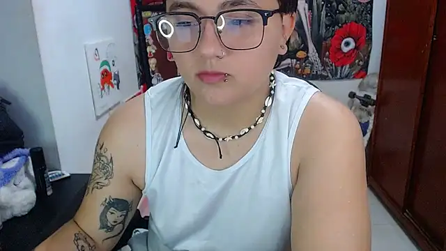 Snapshot of isabeautyx19 chatting on May 10, 5:01 am isabeautyx19 online show from May 10, 5:01 am